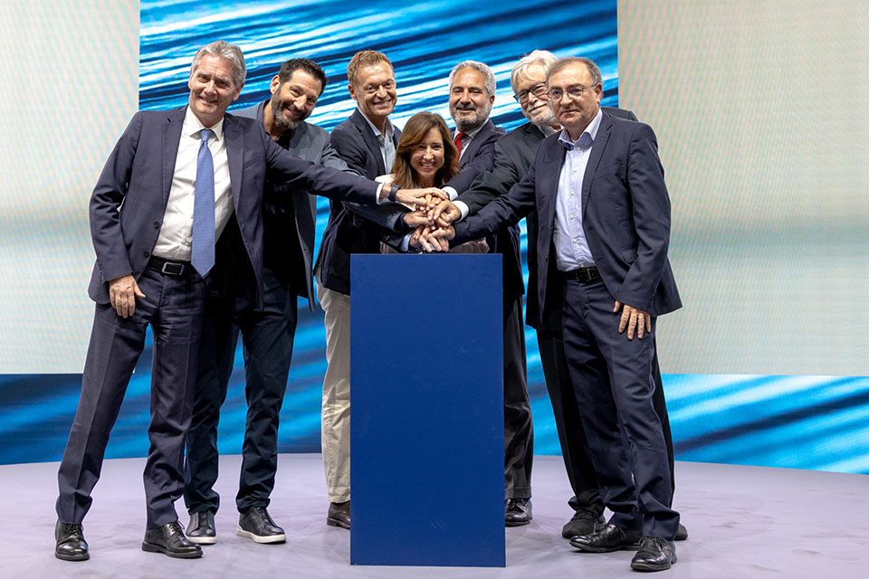 Carnival Cruise Line and Fincantieri unveil Carnival Destiny Carnival Cruise Line and Fincantieri unveil Carnival Destiny