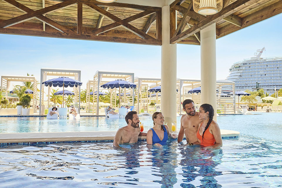 Isla Tropicale’s swim up bar for adults Isla Tropicale's swim up bar for adults